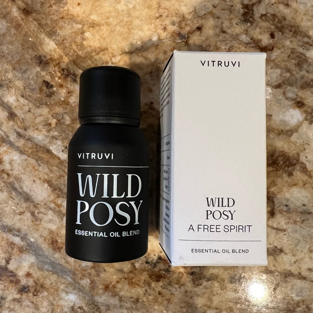 Vitruvi Wild Posy essential oil blend